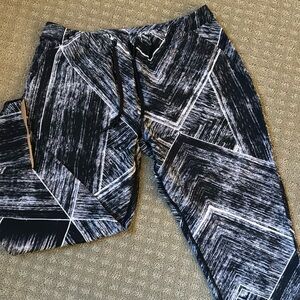 Lululemon printed elastic waist drawstring crop pants